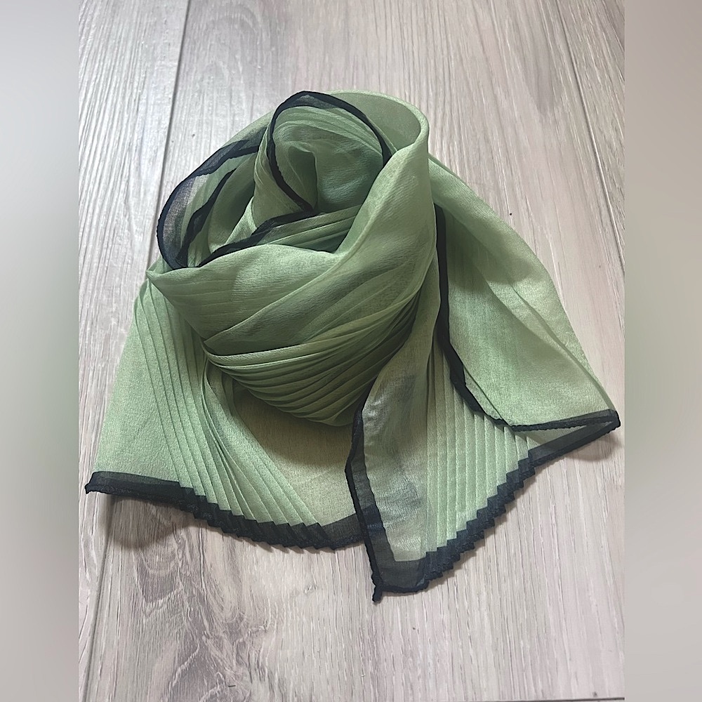 (New) Pleats Scarf